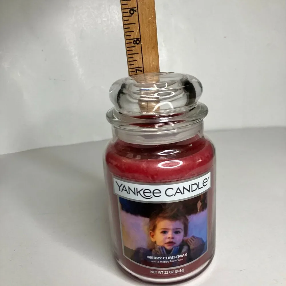 Yankee Candle Merry Christmas & Happy New Year Edition 22oz Red Holiday